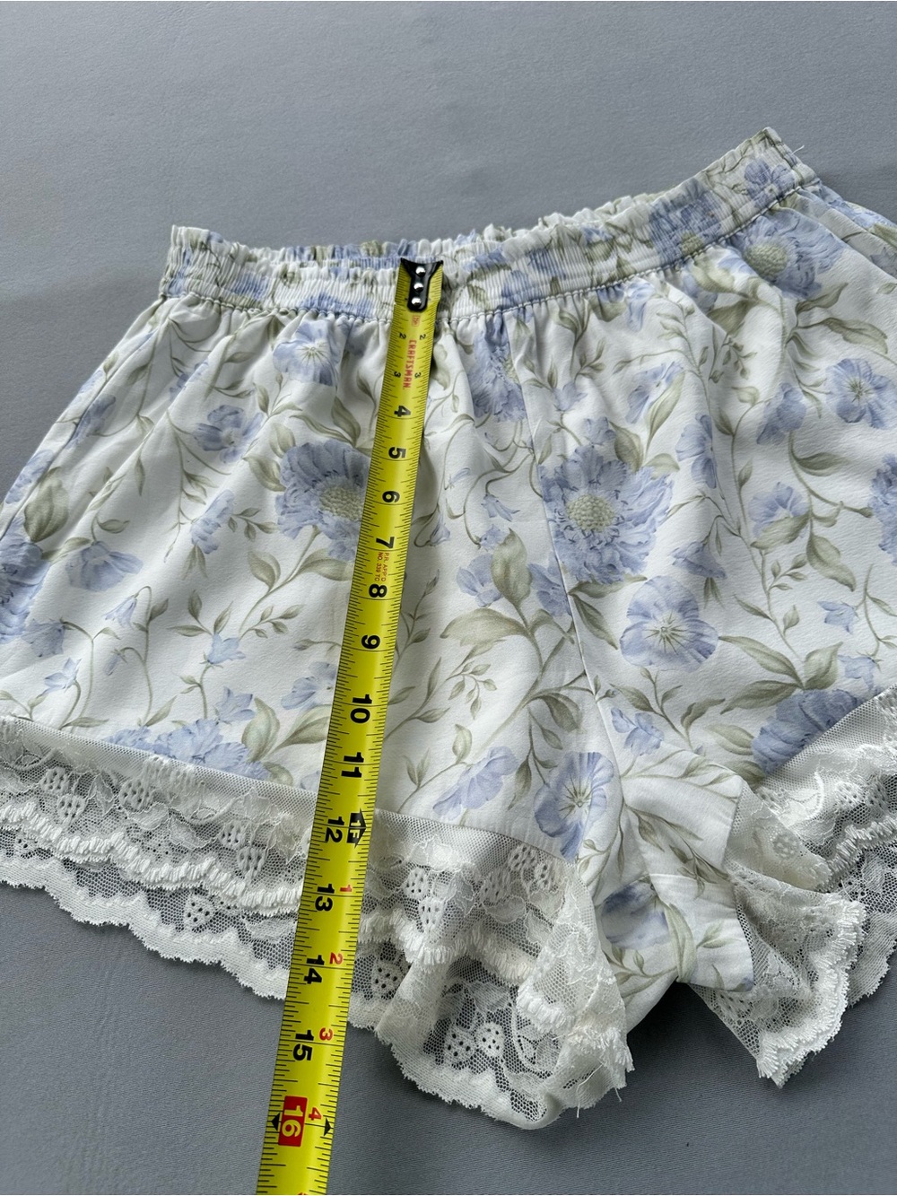 🎉5 for $45🎉 H&M shorts size M - Picture 5 of 9